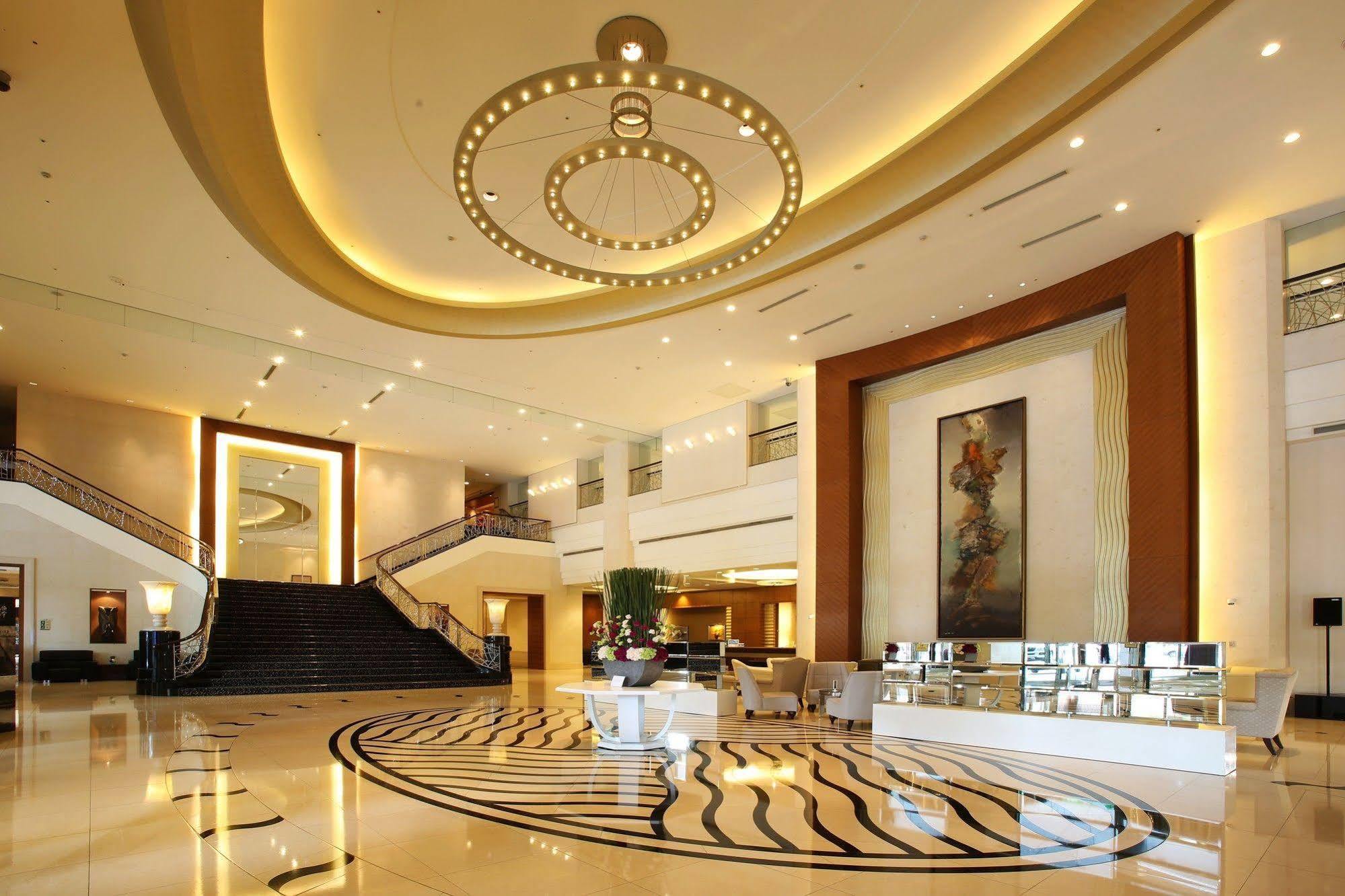 Tayih Landis Hotel Tainan Buitenkant foto Lobby