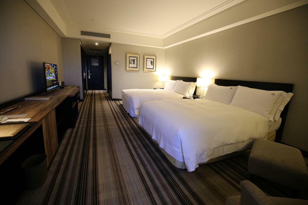 Tayih Landis Hotel Tainan Buitenkant foto Deluxe room