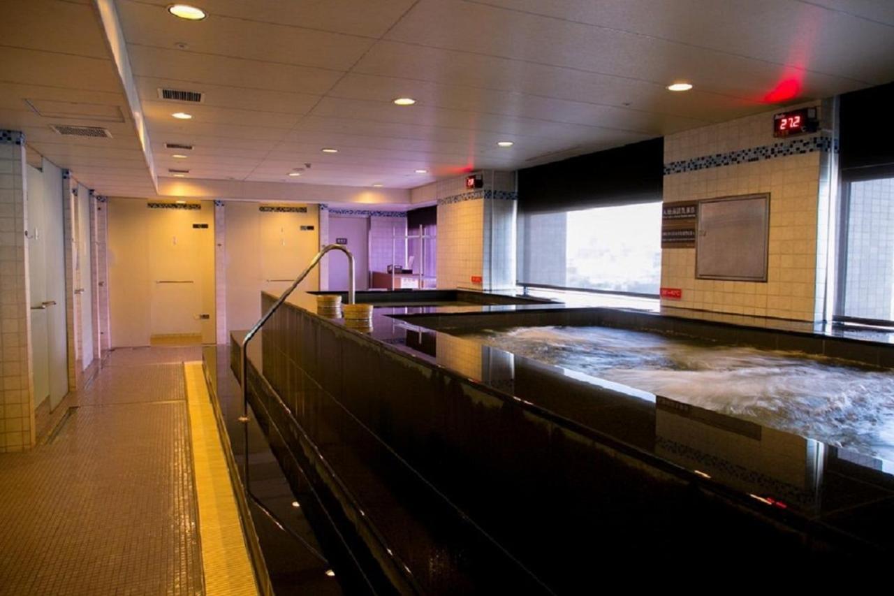 Tayih Landis Hotel Tainan Buitenkant foto A modern onsen in Tokyo